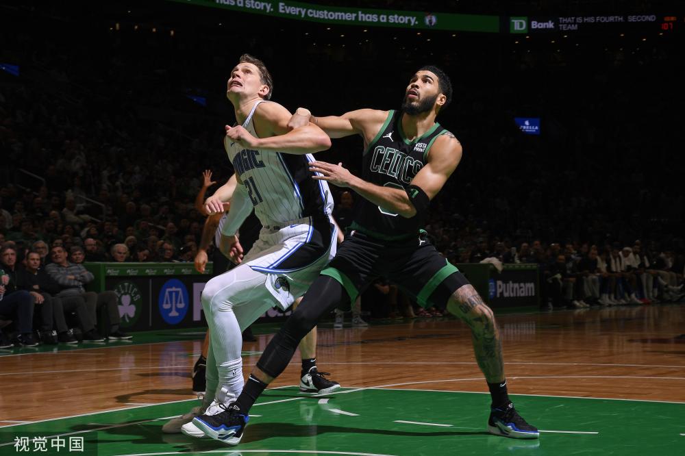 湖人在面对 湖人在面对