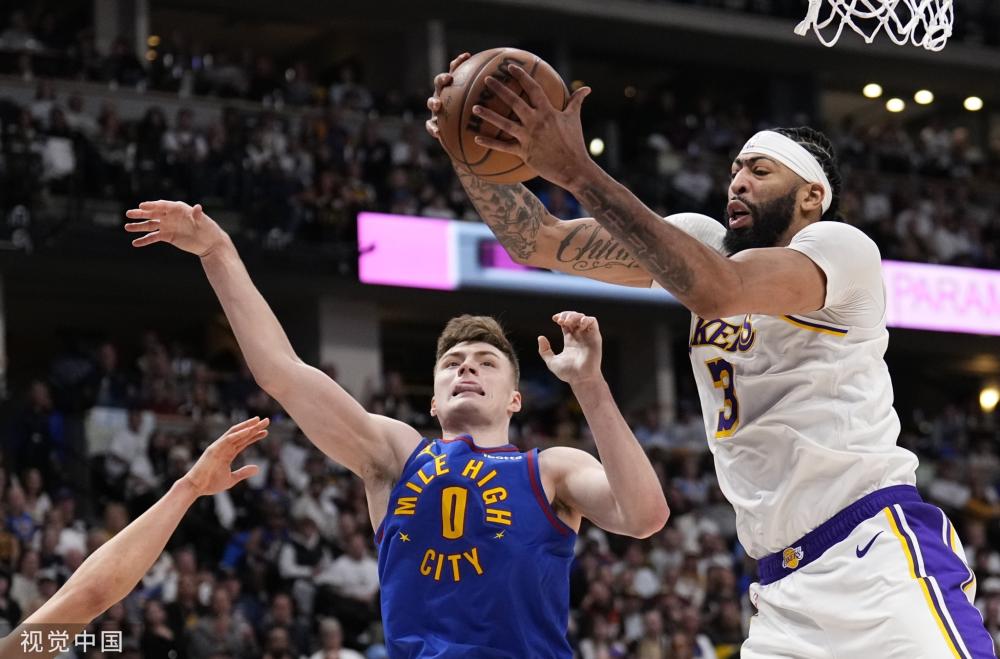 短暂缺席并 短暂缺席并