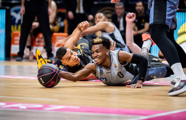 包括卢卡 包括卢卡